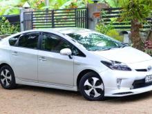 https://riyasewana.com/uploads/toyota-prius-9831396885.jpg