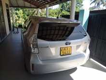 Toyota Prius Alpha Cx 2012 Car