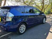 Toyota Prius Alpha 2013 Car