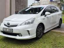 Toyota Prius Alpha 2013 Car