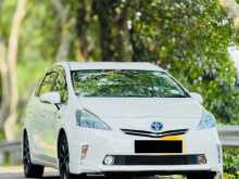 Toyota Prius ALPHA 2013 Car