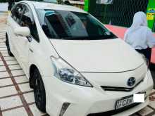 Toyota Prius Alpha 2012 Car