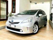 Toyota Prius Alpha 2013 Car