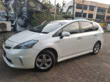 Toyota Prius Alpha CX 2013 Car