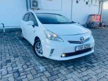 Toyota Prius Alpha CX 2013 Car