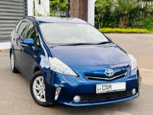 Toyota Prius Alpha 2013 Car
