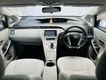 https://riyasewana.com/uploads/toyota-prius-beige-257392417215.jpg