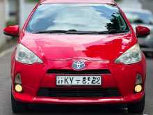 Toyota Aqua Prius C 2014 Car