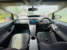 https://riyasewana.com/uploads/toyota-prius-g-121134566406.jpg