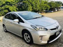 Toyota Prius G Grade 3rd Generation 2016 Car