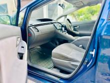https://riyasewana.com/uploads/toyota-prius-g-1413021617436.jpg