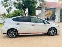 https://riyasewana.com/uploads/toyota-prius-g-152159176364.jpg