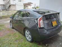 https://riyasewana.com/uploads/toyota-prius-g-1611090144.jpg