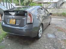 https://riyasewana.com/uploads/toyota-prius-g-16110901695.jpg