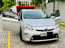 Toyota Prius G Limited 2012 Car
