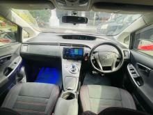 https://riyasewana.com/uploads/toyota-prius-g-1714361224133.jpg