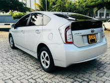 Toyota Prius G Grade 3rd Generation 2016 Car