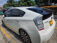 https://riyasewana.com/uploads/toyota-prius-g-2009-2110434212992.jpg