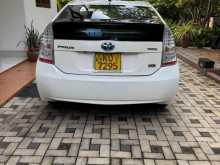 https://riyasewana.com/uploads/toyota-prius-g-2011-2310401712692.jpg