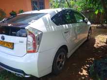 https://riyasewana.com/uploads/toyota-prius-g-20110130973.jpg