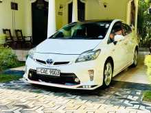 Toyota PRIUS G TOURING SOLA SUNROOF 2013 Car