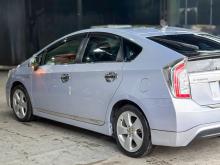 https://riyasewana.com/uploads/toyota-prius-g-2015024817625.jpg
