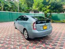 https://riyasewana.com/uploads/toyota-prius-g-2016-1710515012943.jpg