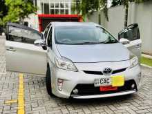 Toyota PRIUS G LIMITED 2014 Car
