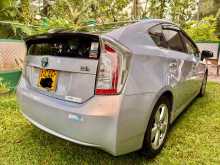 https://riyasewana.com/uploads/toyota-prius-g-211111322862.jpg