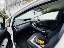 https://riyasewana.com/uploads/toyota-prius-g-2122253324202.jpg