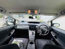 https://riyasewana.com/uploads/toyota-prius-g-2122253324213.jpg