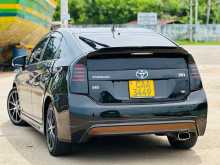 https://riyasewana.com/uploads/toyota-prius-g-2214543102.jpg