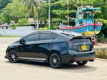 https://riyasewana.com/uploads/toyota-prius-g-2214543773.jpg