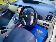 https://riyasewana.com/uploads/toyota-prius-g-221550017026.jpg