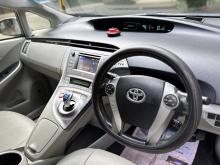 https://riyasewana.com/uploads/toyota-prius-g-27563617225.jpg