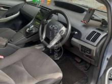 https://riyasewana.com/uploads/toyota-prius-g-28152745418264.jpg
