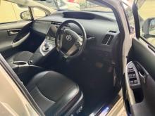 https://riyasewana.com/uploads/toyota-prius-g-31901356535.jpg