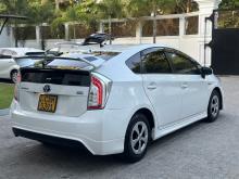 https://riyasewana.com/uploads/toyota-prius-g-518445317866.jpg