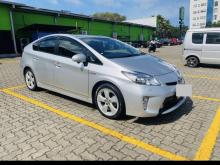 https://riyasewana.com/uploads/toyota-prius-g-821541817196.jpg
