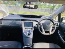 https://riyasewana.com/uploads/toyota-prius-g-821541817955.jpg