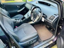 https://riyasewana.com/uploads/toyota-prius-g-touring-1821153824442.jpg