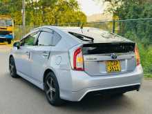 https://riyasewana.com/uploads/toyota-prius-gen-2012-1113451912064.jpg