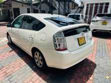 https://riyasewana.com/uploads/toyota-prius-gen2-15115731373.jpg