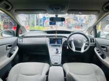 https://riyasewana.com/uploads/toyota-prius-grade-2013-2914113812254.jpg