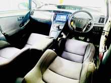 https://riyasewana.com/uploads/toyota-prius-gs-1510330422633.jpg
