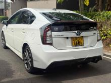 https://riyasewana.com/uploads/toyota-prius-gs-2517165024803.jpg