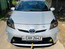 Toyota Prius L Grade 2013 Car