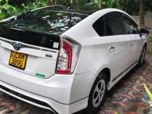 https://riyasewana.com/uploads/toyota-prius-led-2014-295592912634.jpg