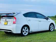 https://riyasewana.com/uploads/toyota-prius-my-2014-157121412964.jpg