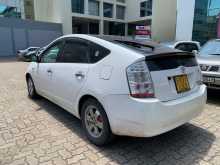 https://riyasewana.com/uploads/toyota-prius-nhw20-26122851972.jpg
